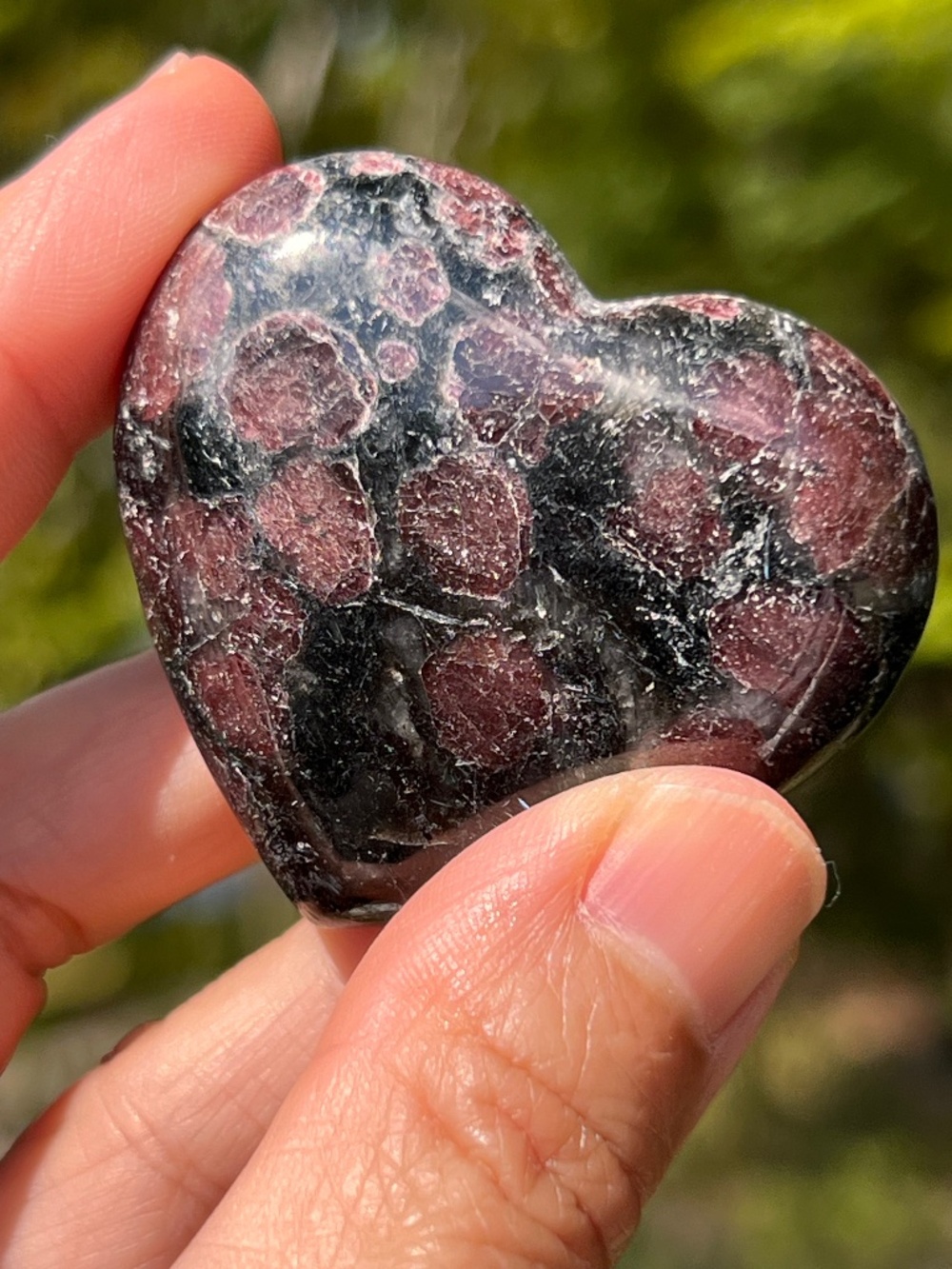 Garnet (2) heart with stand | crystal